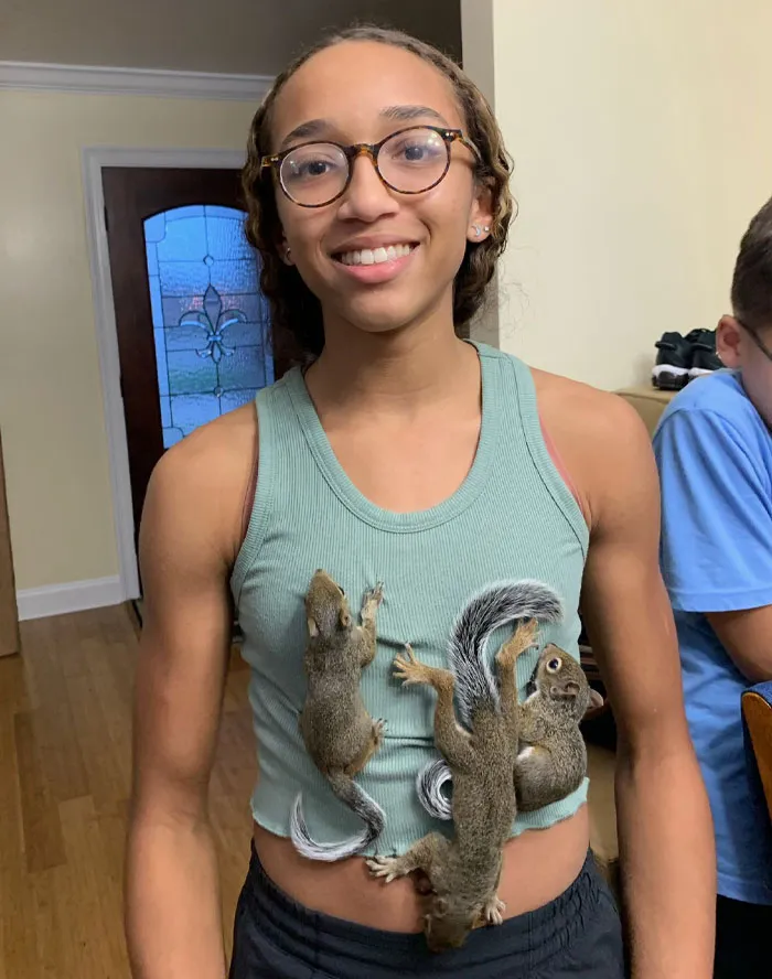 «Моя сестра спасла трех белок от урагана и назвала их Элвин, Саймон и Теодор»