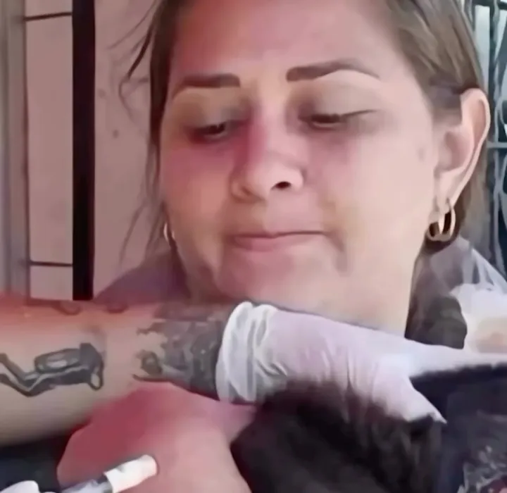 Хозяйка думает, что это - норма.