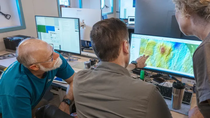 Первооткрыватели подводной горы.