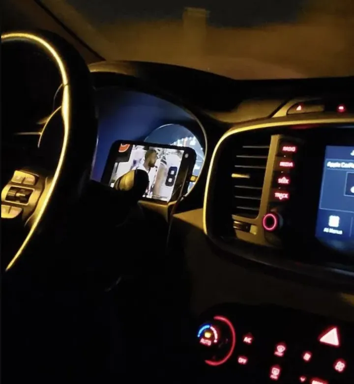 Зачем смотреть на скорость, когда можно посмотреть сериал? 