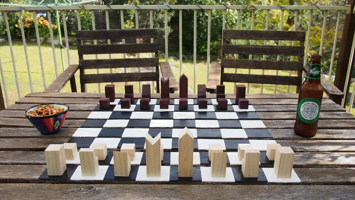 Минималистичный шахматный набор.