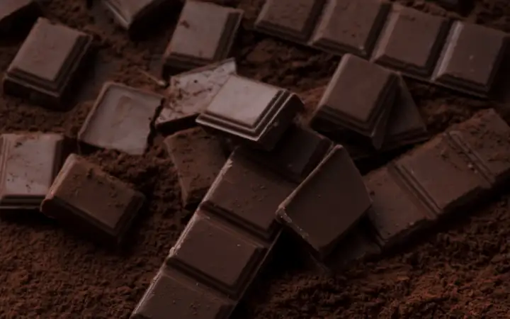 Темный шоколад.