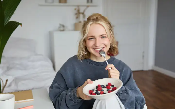 Замедлите скорость приема пищи.