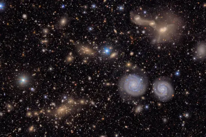 Небольшая часть скопления Девы.