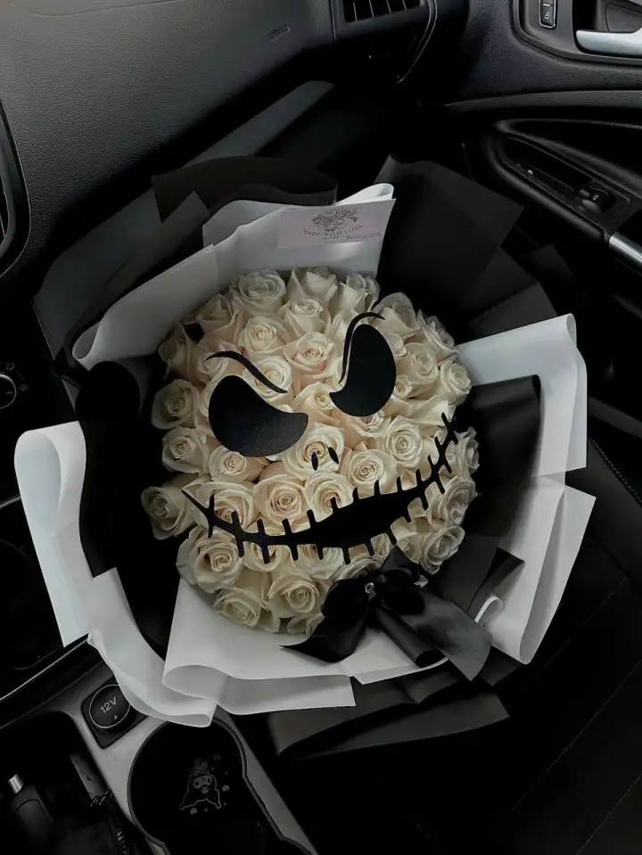 Композиция с лицом Джека Скеллингтона.