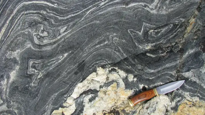 На берегах Гудзонова залива расположены старейшие в мире скалы.