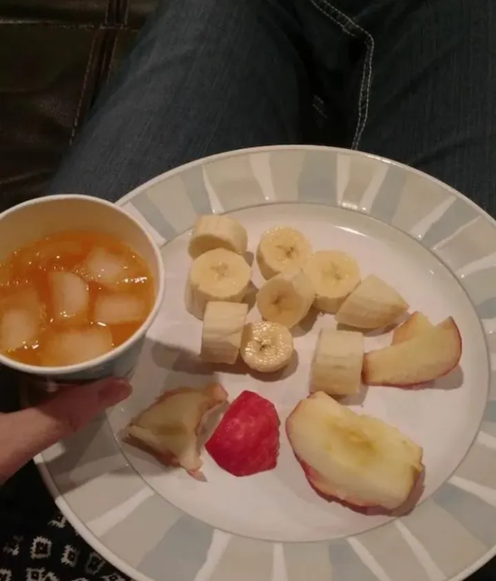 «Сын приготовил мне вегетарианский салат».