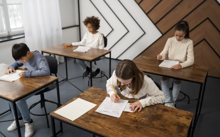 Занятия в школе.