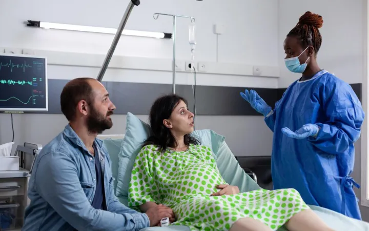 Беременная женщина в больнице.