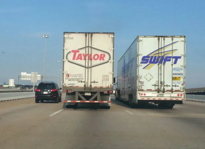 Тейлор Свифт.