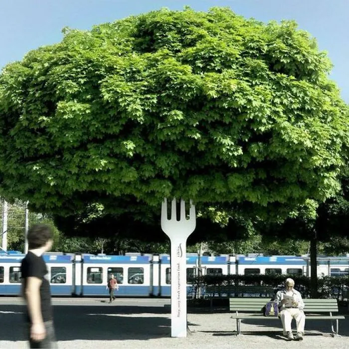 «Очень креативная реклама вегетарианского ресторана».