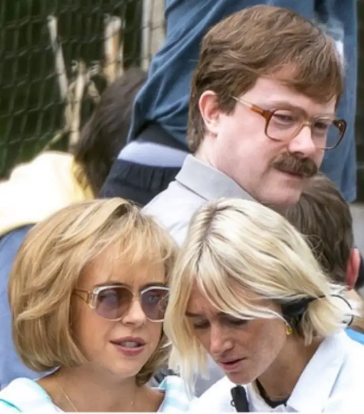 Бел Паули (тетя Петунья) и Дэниэл Ригби (дядя Вернон).