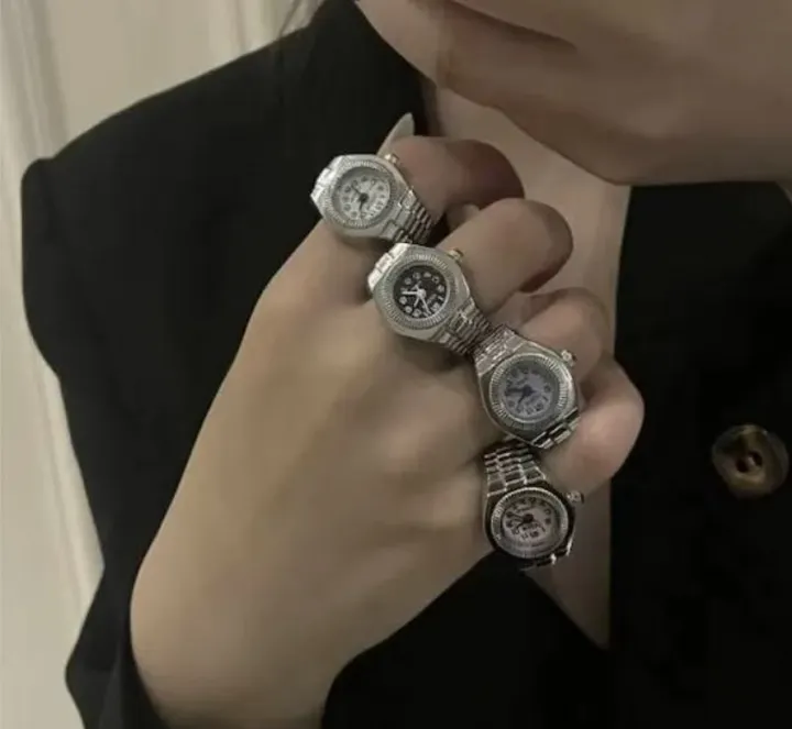 Часы на каждом пальце — идеально для любителей опаздывать. 