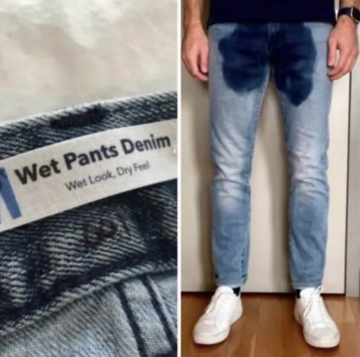 Джинсы из коллекции «Не дотерпел». Отличное дополнение к носкам.