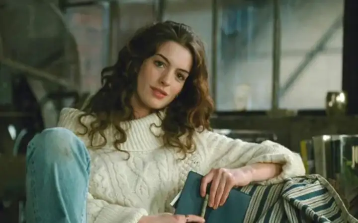 Энн Хэтэуэй в фильме «Любовь и другие лекарства».