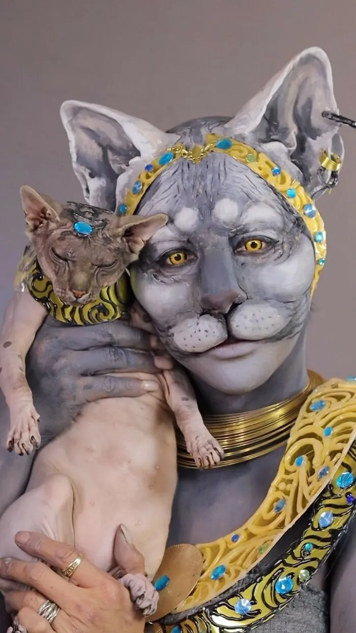 Когда хозяйка и кот действительно похожи.