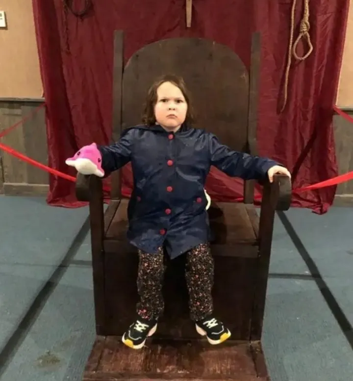 «Моя дочь в музее Ивана Грозного. Я считаю, снимок получился шедевральным».