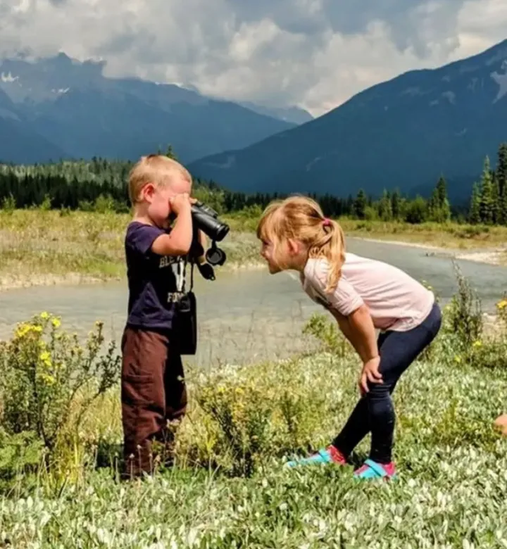 «Мои дети тестируют бинокль».