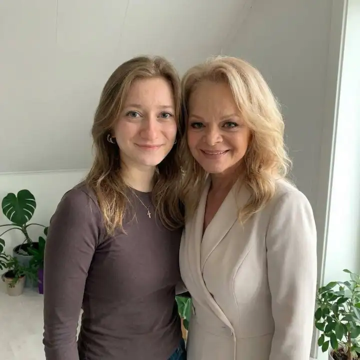 Фотография, сгенерированная нейросетью, которая использовалась в пранке.