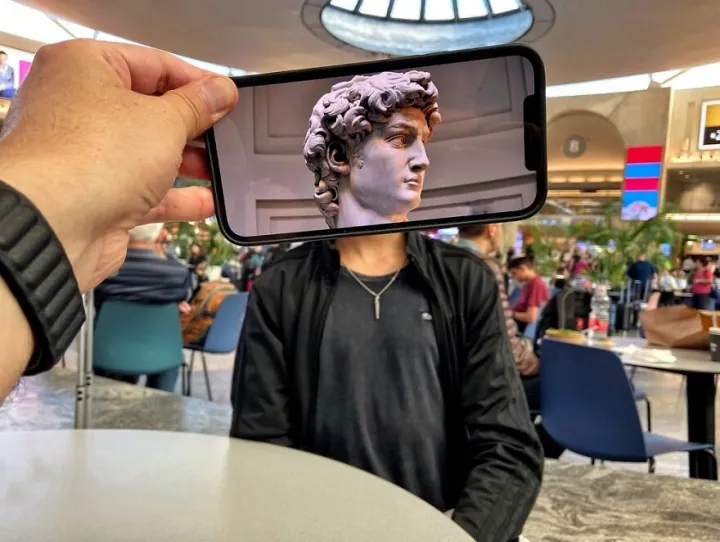 Давид ожил!