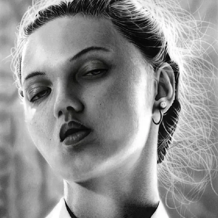 Линдси Виксон.