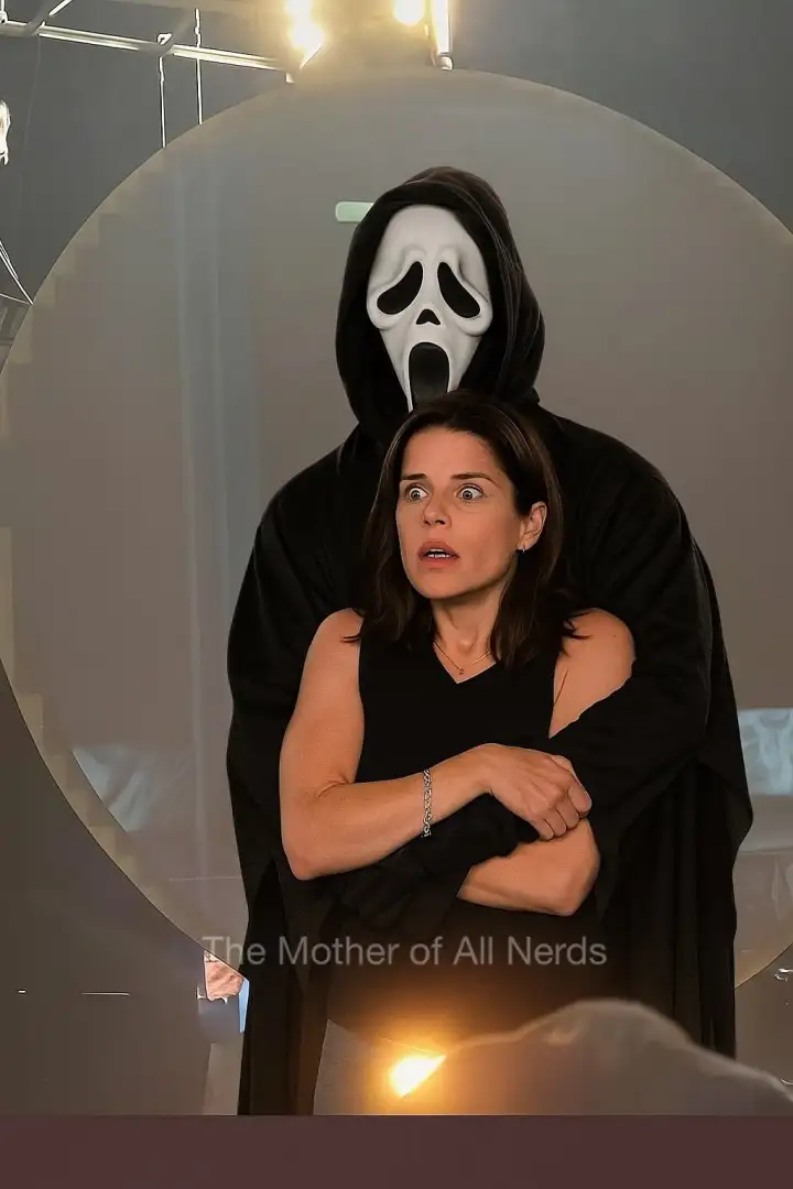 Призрачное лицо и Сидни Прескотт.