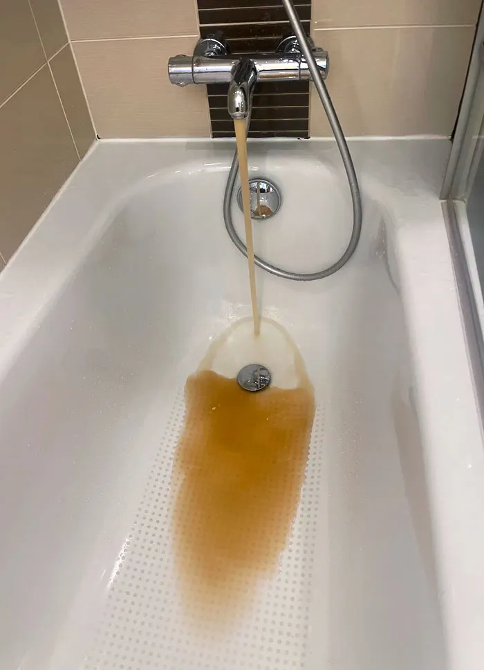 «Горячая вода в моем гостиничном номере за 550 долларов за ночь в Париже».