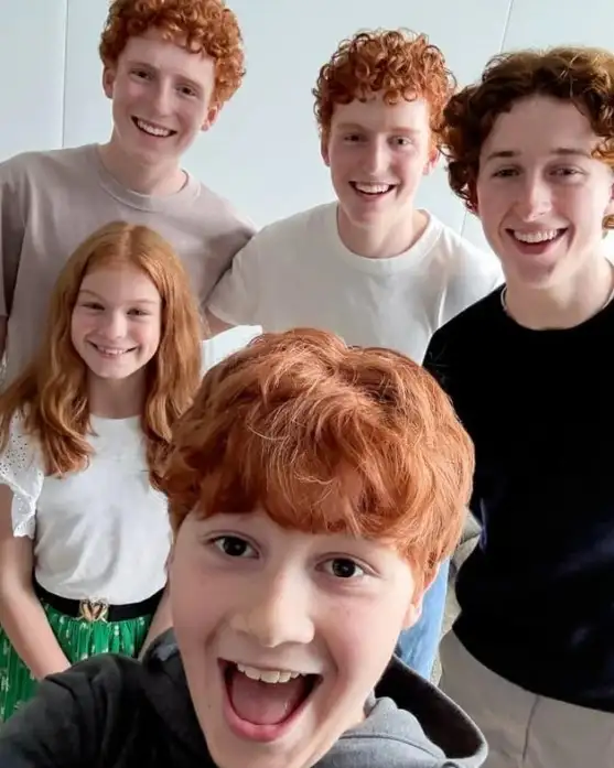 Тристан и Габриэль Харланды, Руари Спунер, Грейси Кокрейн и Аластер Стаут.