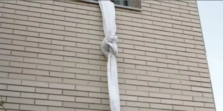 Побег с помощью простыней.