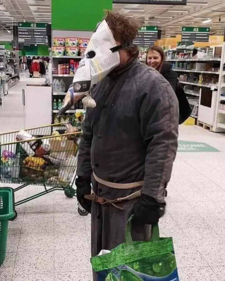 Кого-то напоминает...