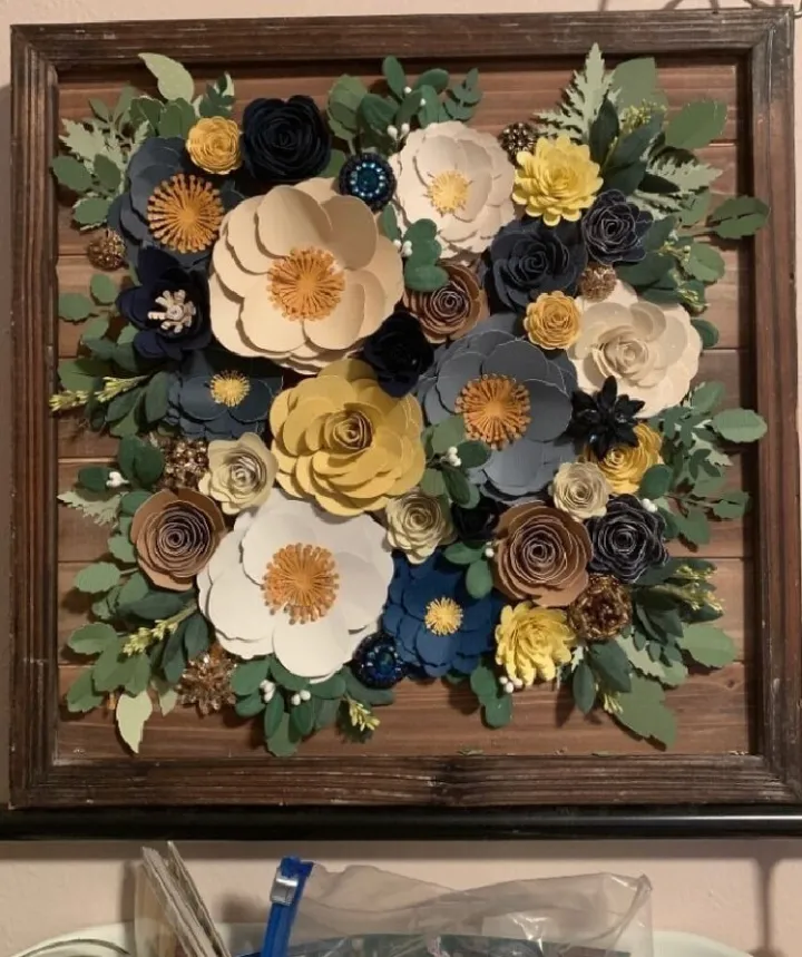 «Недавно я увлеклась созданием цветов из бумаги. Это один из моих первых проектов».