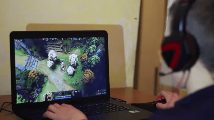 Опытные люди больше склонны к командному стилю игры.