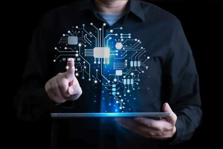 Новые имплантаты позволят человеку общаться без помощи слов или жестов, а также увеличат его физические возможности.