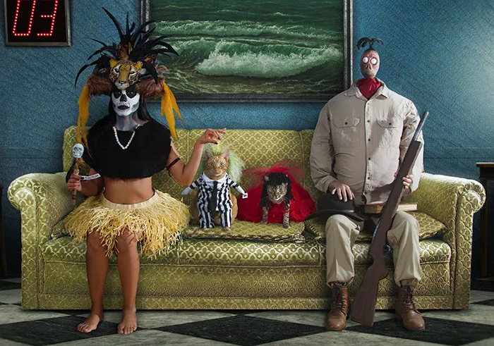 «Каждый Хэллоуин мы с моей девушкой делаем тематический портрет с нашими кошками».