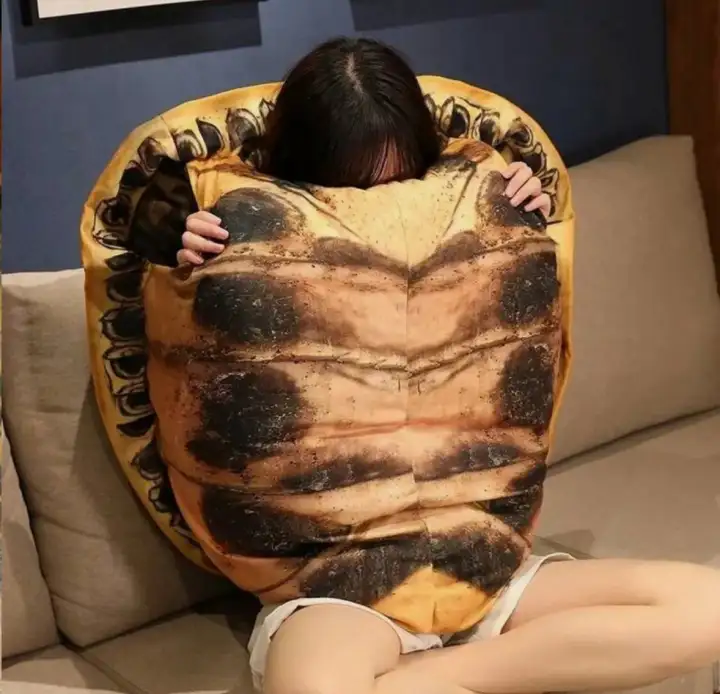 Принцип использования очень простой: надень на себя и немедленно превратишь любое место в уютное кресло.