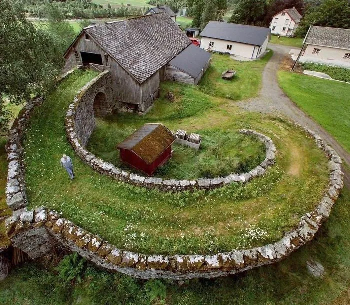 Каменный пандус в Норвегии.