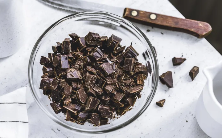 Темный шоколад.