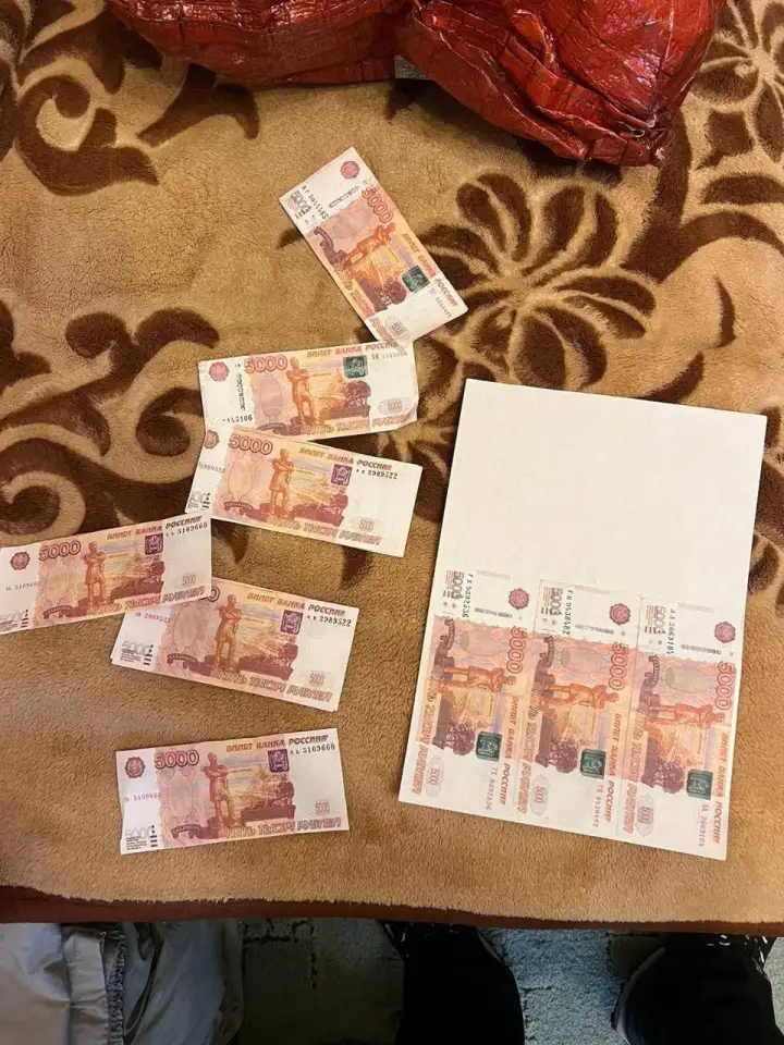 Заготовки, которые он не успел вырезать.