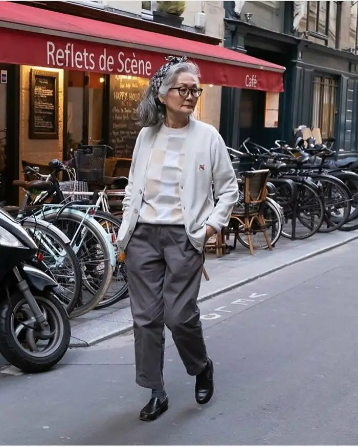 Прекрасная стильная дама.