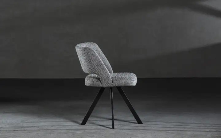 «Стул, теплый от человека, который только что в нем сидел».